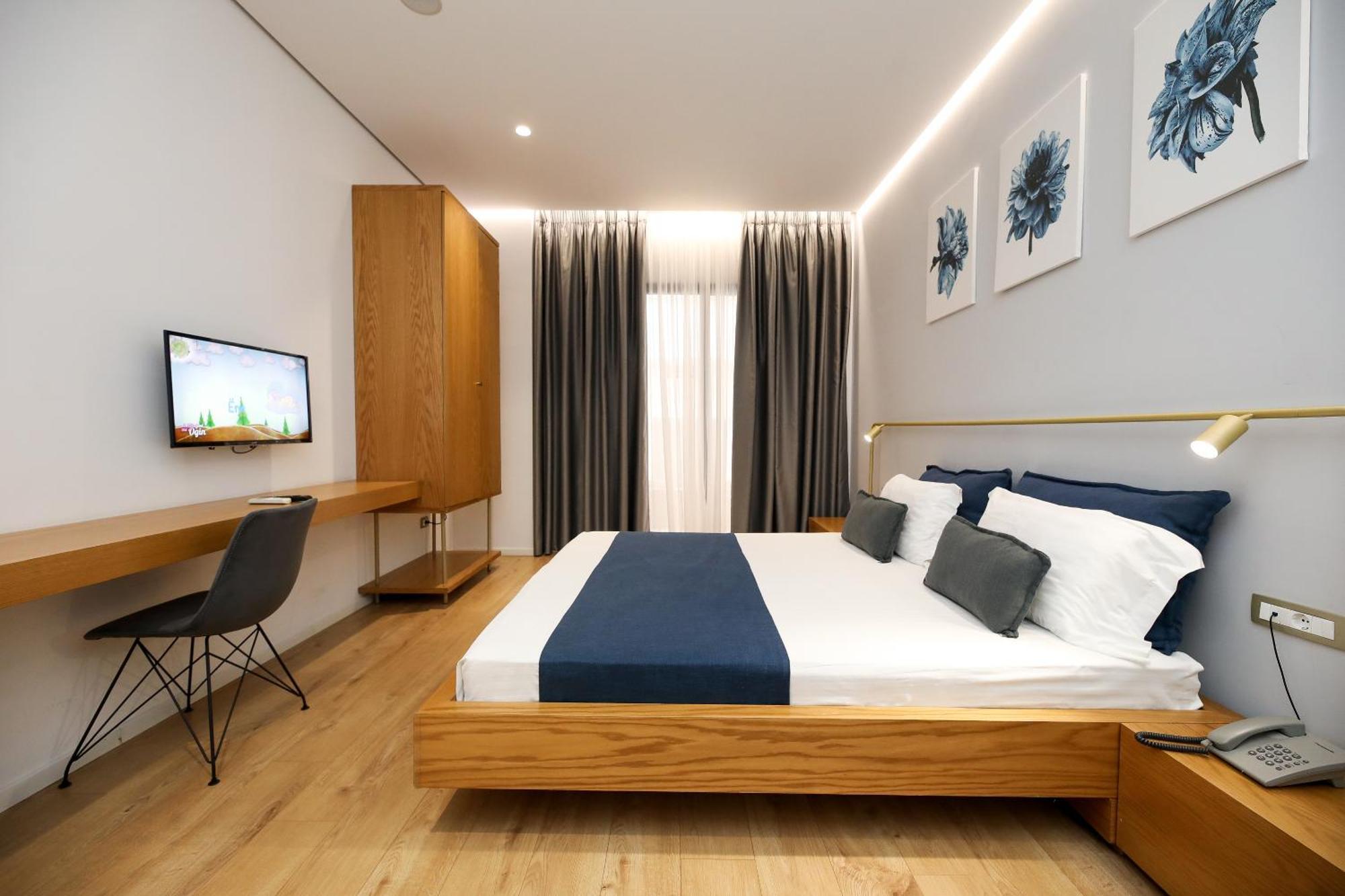 H&M Hotel Vlorë Exteriér fotografie