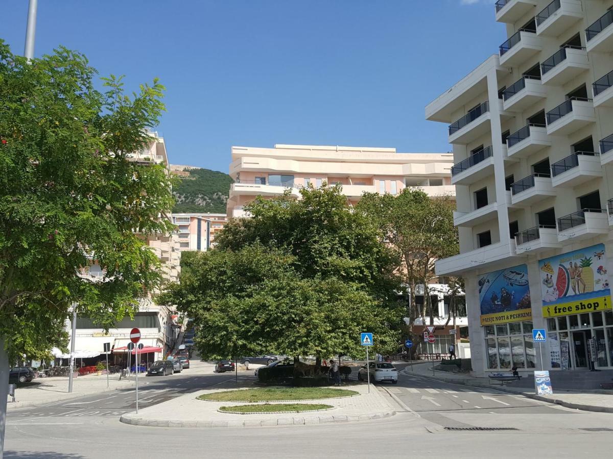 H&M Hotel Vlorë Exteriér fotografie